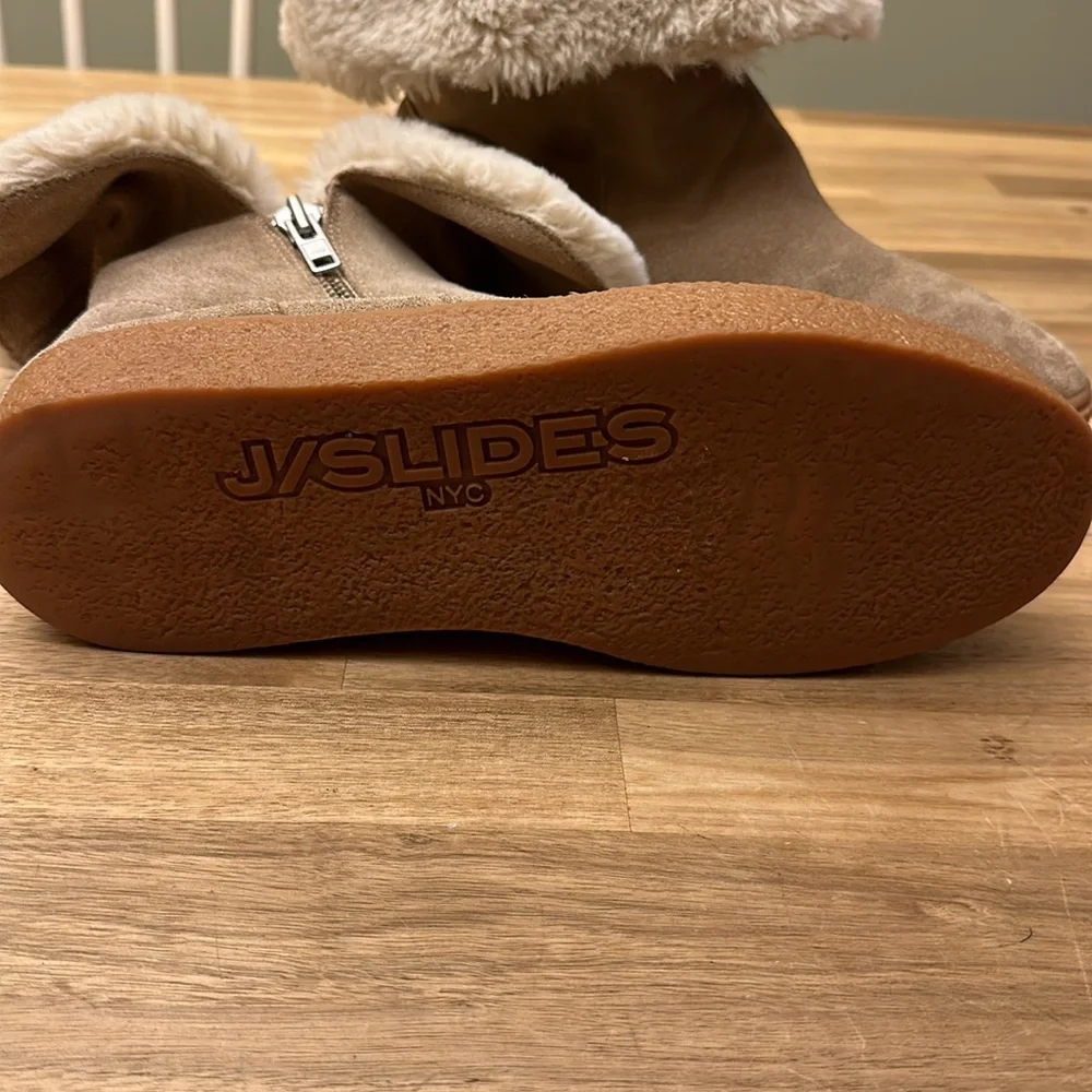 J SLIDES boots